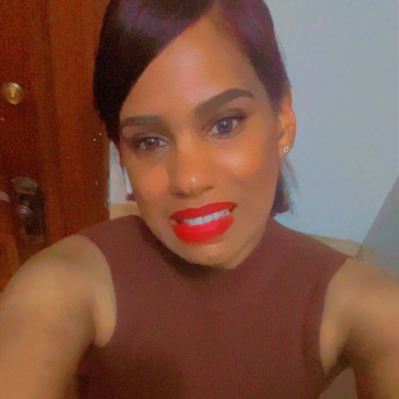 Meet your Posher, Gregoria - Picture 1 of 1